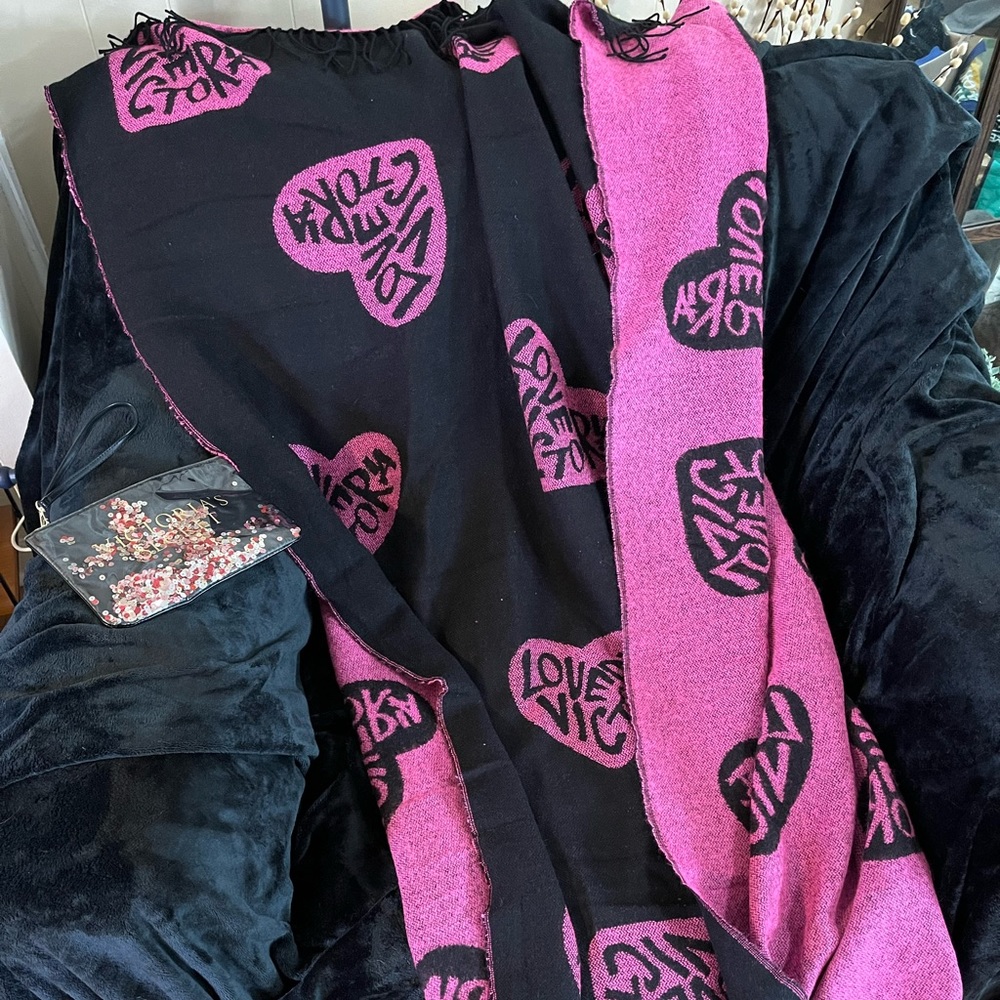 New Victoria’s Secret reversible blanket and make up case
